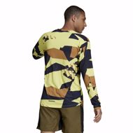 camiseta-manga-larga-primeblue-trail-graphic-hombre-amarilla_01