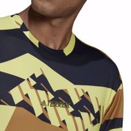 camiseta-manga-larga-primeblue-trail-graphic-hombre-amarilla_02