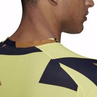 camiseta-manga-larga-primeblue-trail-graphic-hombre-amarilla_04